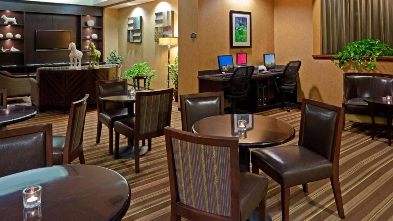 Armoni Inn & Suites