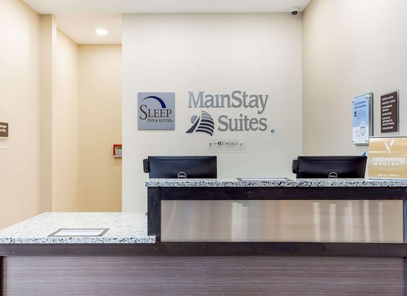 Front desk Photo