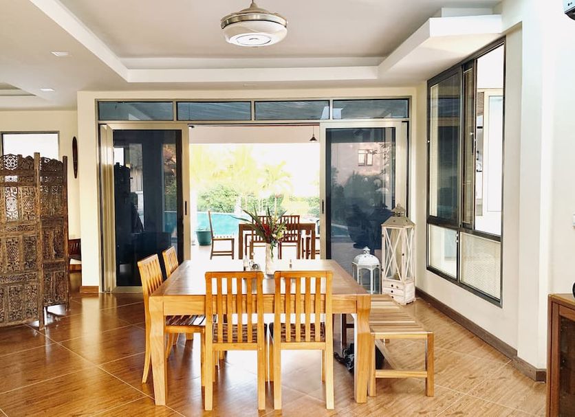 Dining room Photo