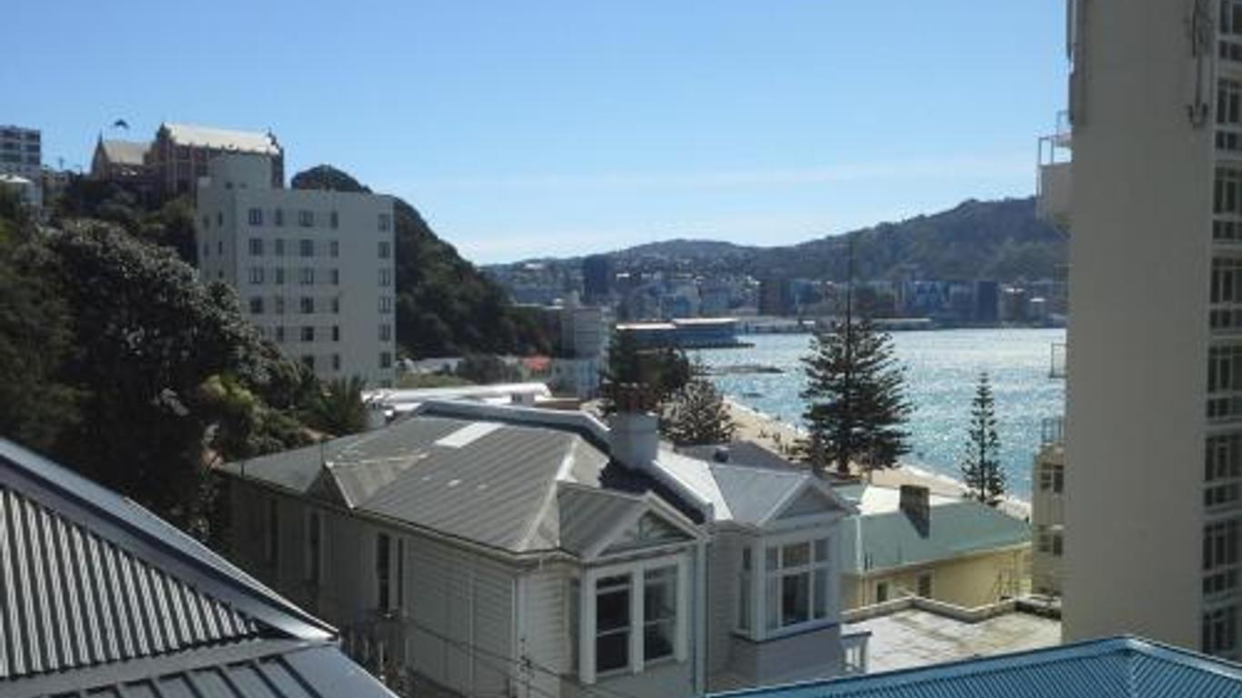 B and B on Hay Street by the Sea