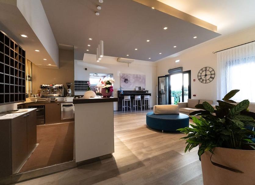 Kitchen Photo