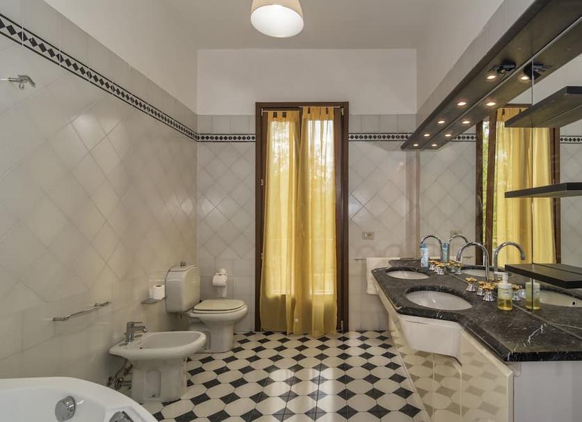 Bathroom Photo