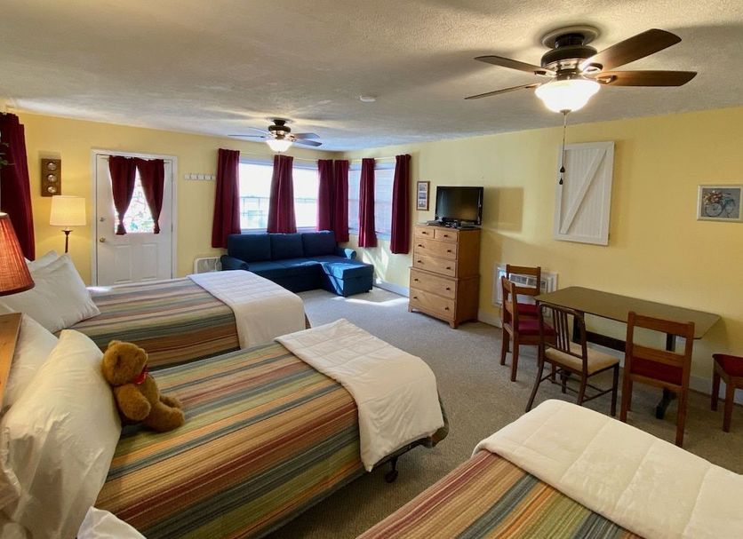 The Dancing Bear Inn from . Damascus Hotel Deals & Reviews - KAYAK
