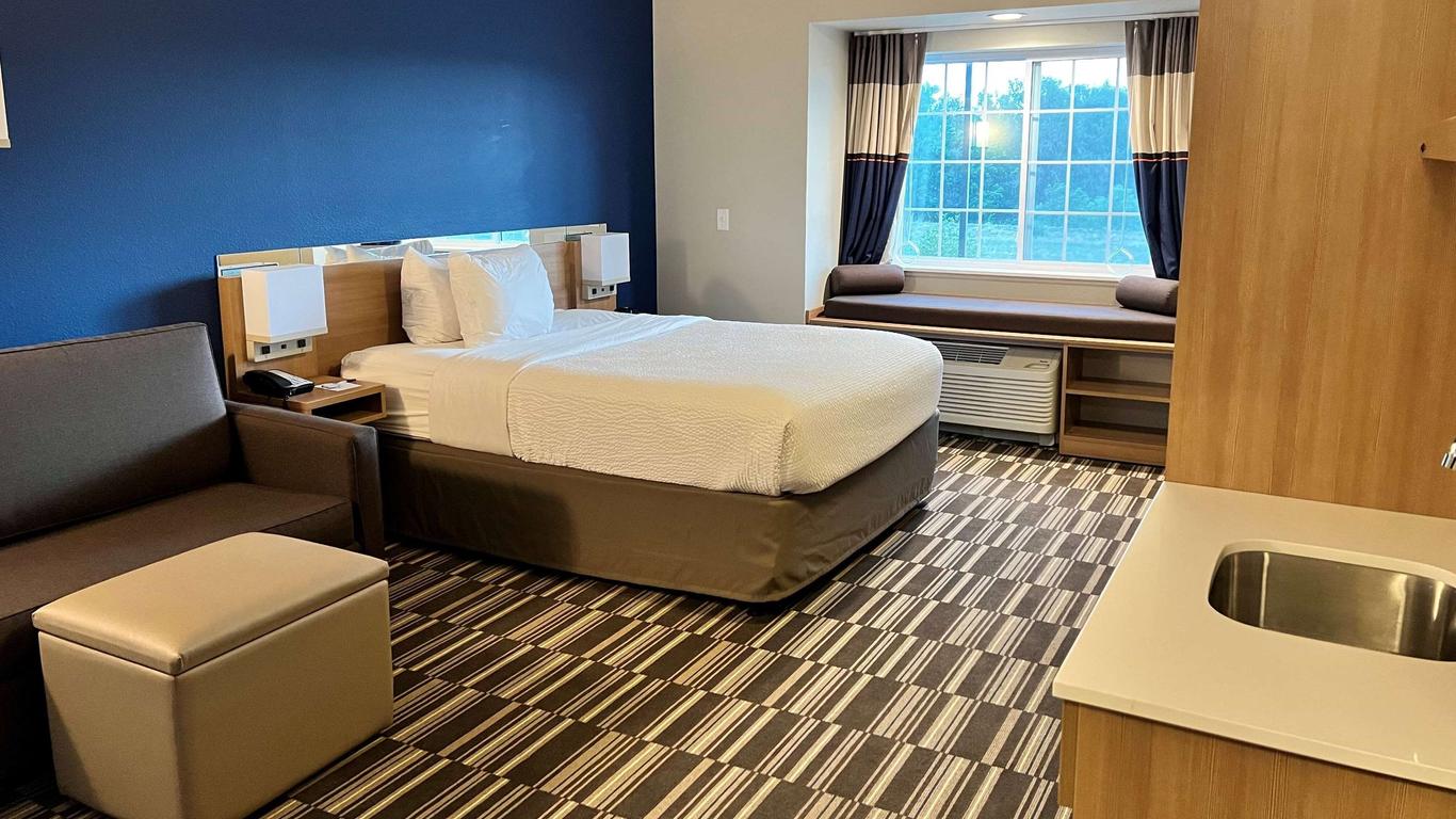 Microtel Inn & Suites by Wyndham Fountain North