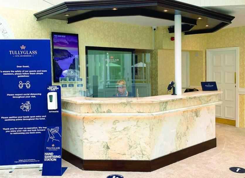 Front desk Photo