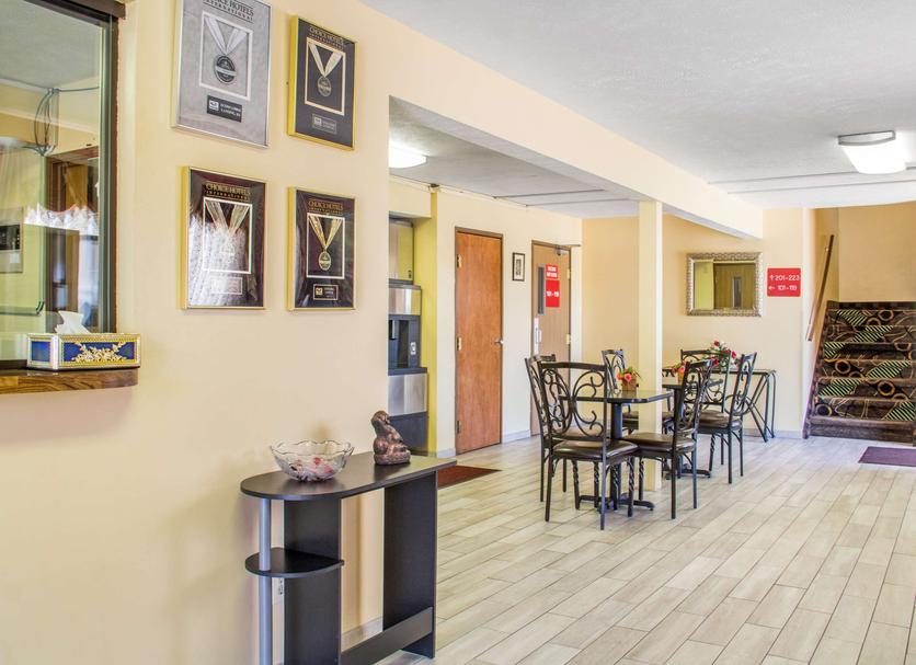 Dining room Photo