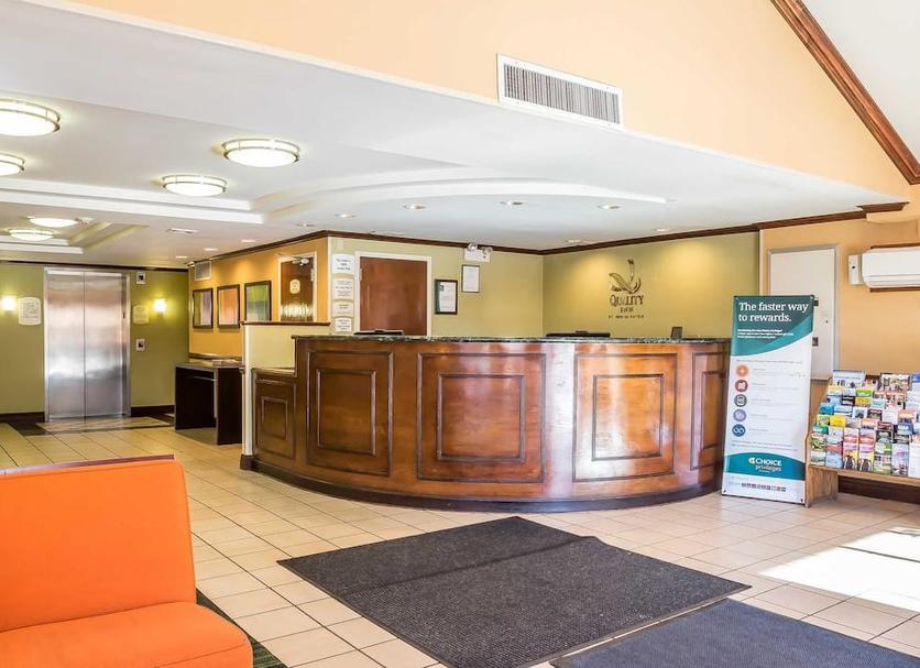 Front desk Photo