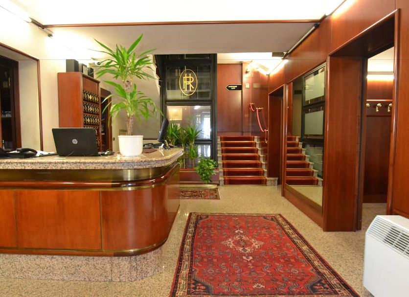 Front desk Photo