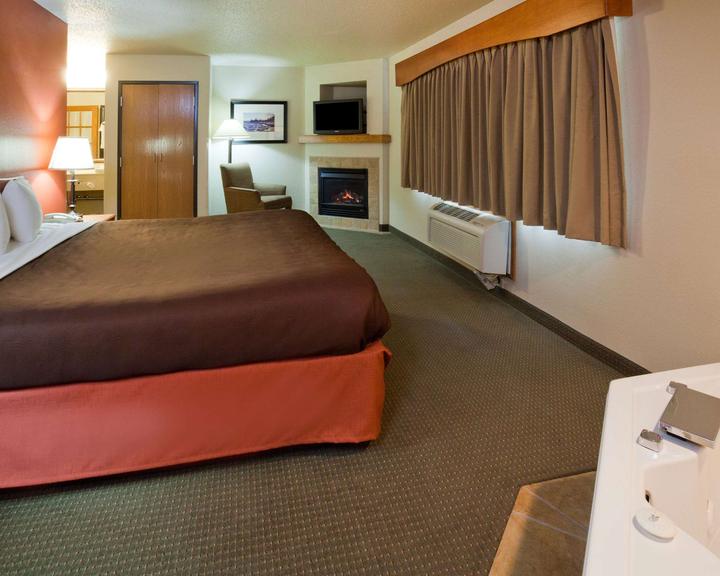 wyndham hotels near munising mi