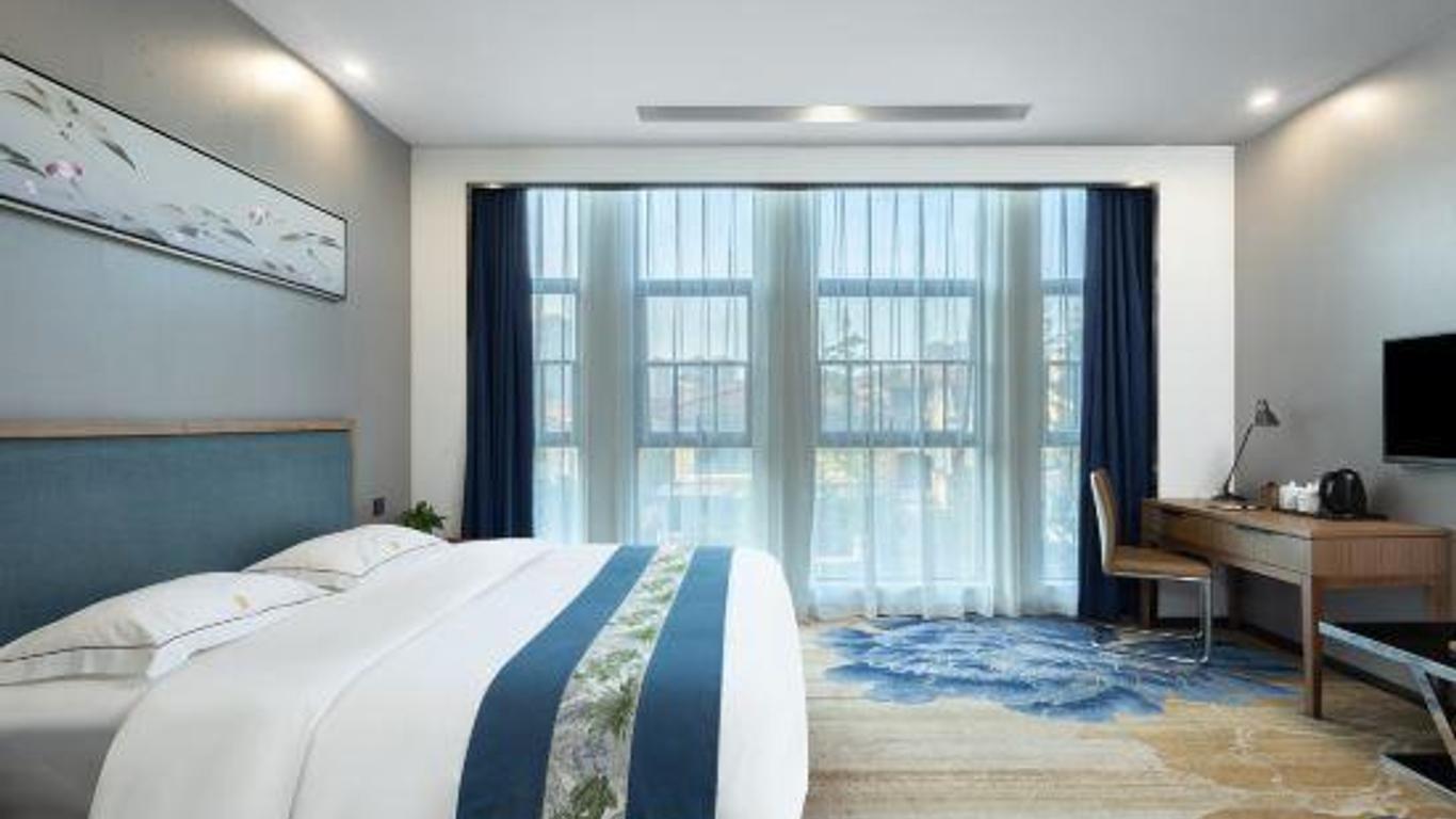 Rhine Jasmine Holiday Hotel