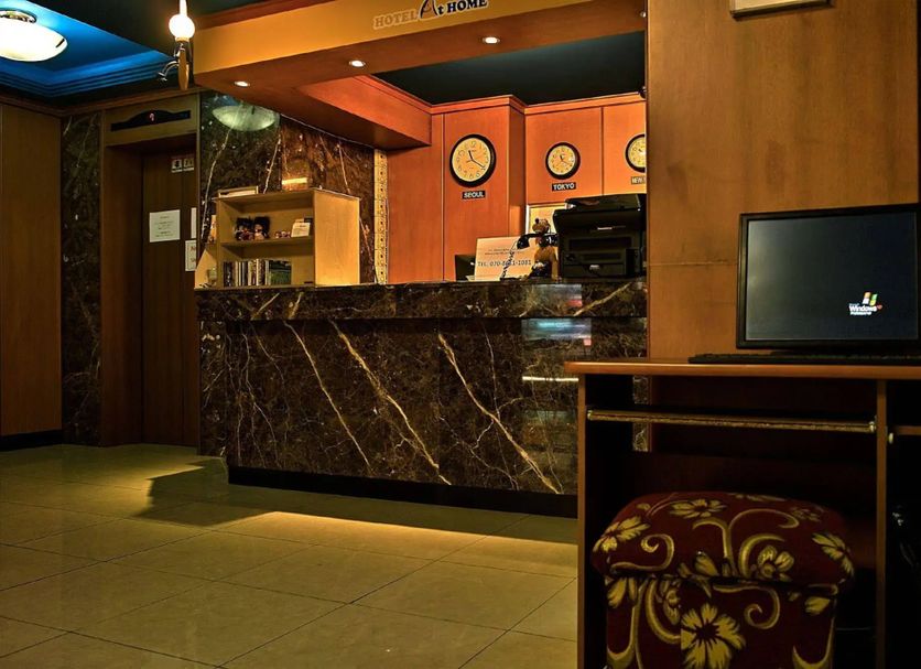 Front desk Photo