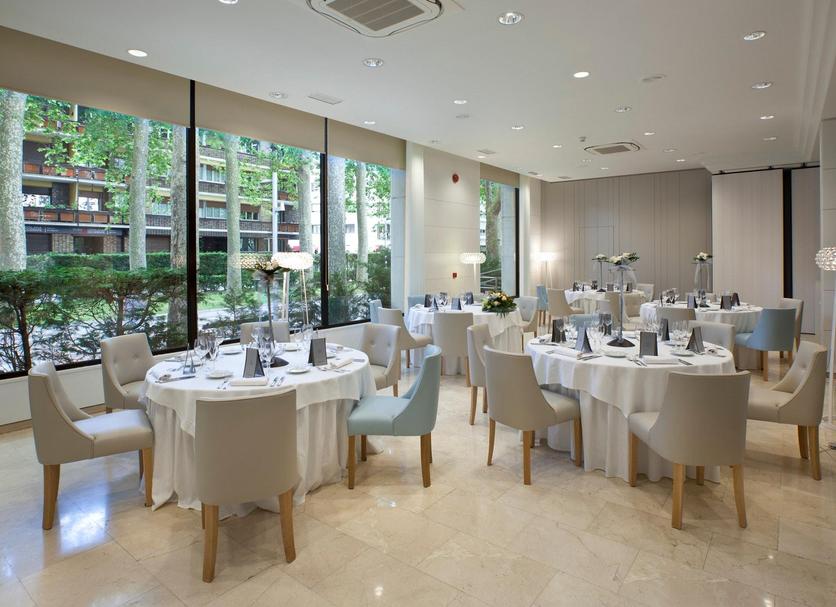 Banquet hall Photo