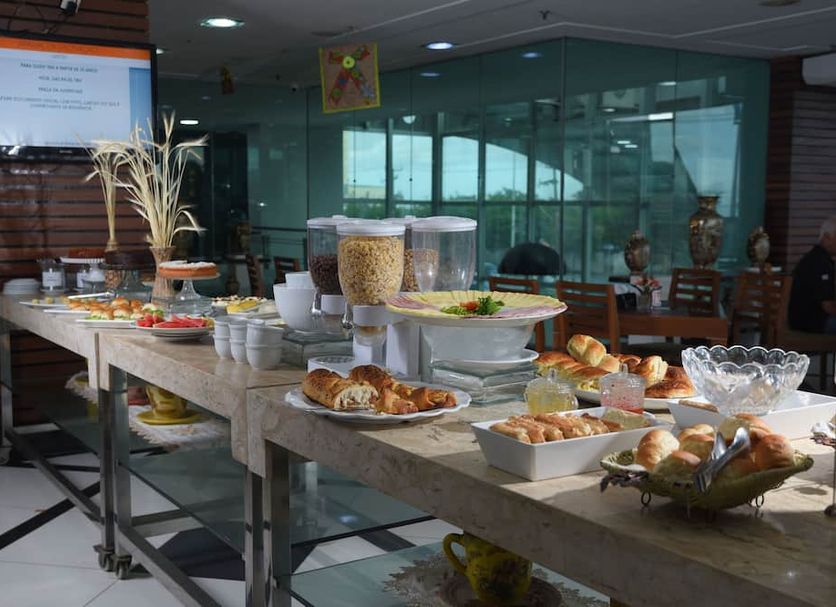 Buffet Photo