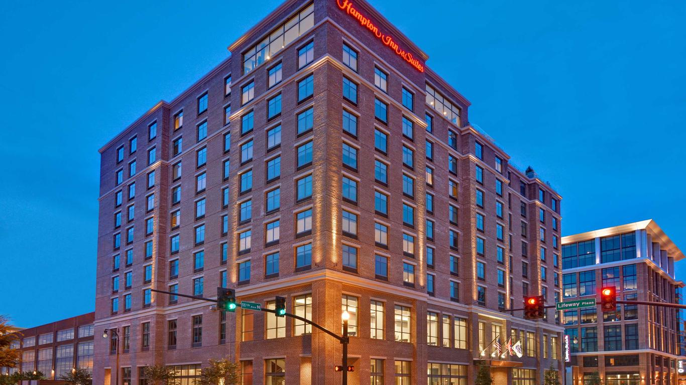 Hampton Inn & Suites Nashville Downtown Capitol View