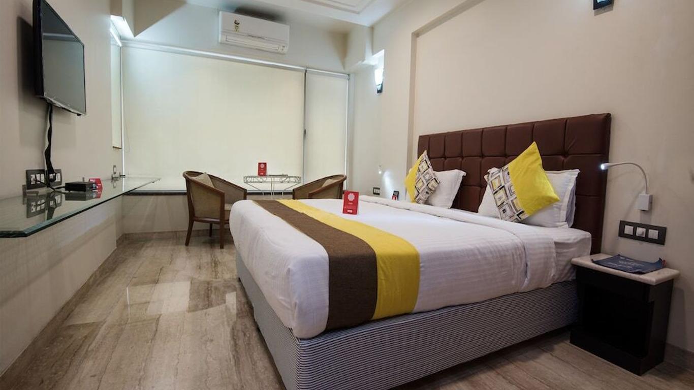 OYO 9721 Hotel Sr Rooms