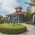 La Quinta Inn & Suites by Wyndham Fort Worth City View exterior with landscaped courtyard and covered entrance