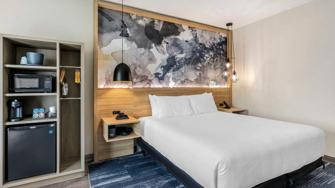 Best Western Plus Winter Haven Inn & Suites