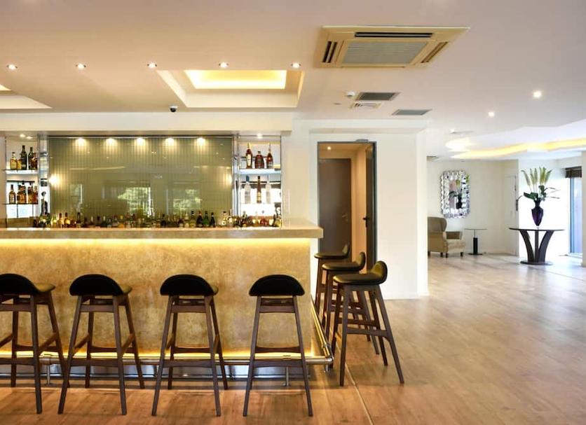 Bar Photo
