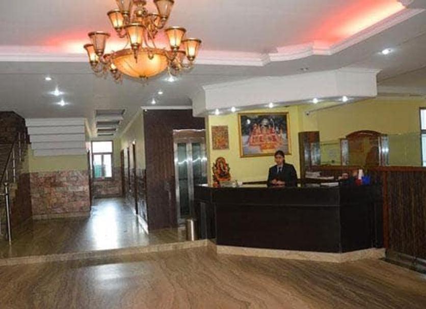 Front desk Photo