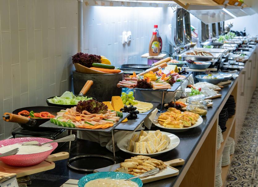 Buffet Photo