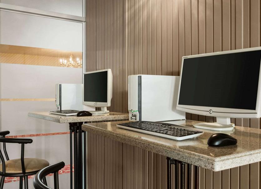 Business center Photo