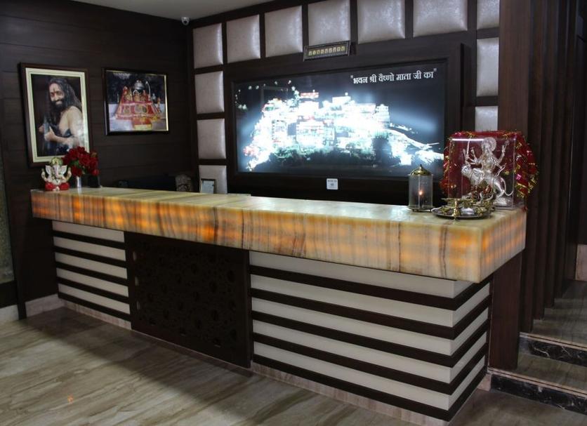 Front desk Photo