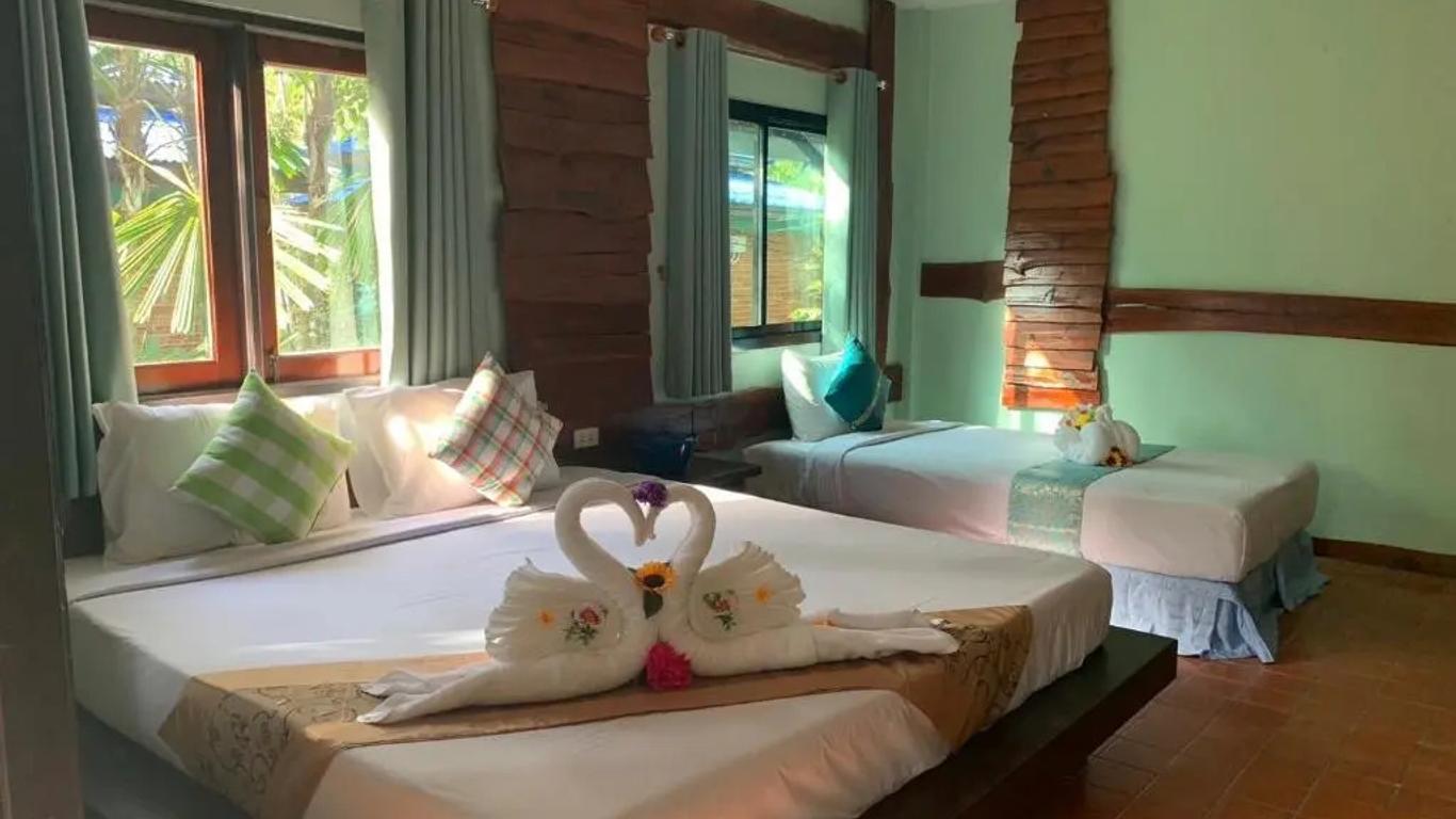 Baan Po Ngam Resort