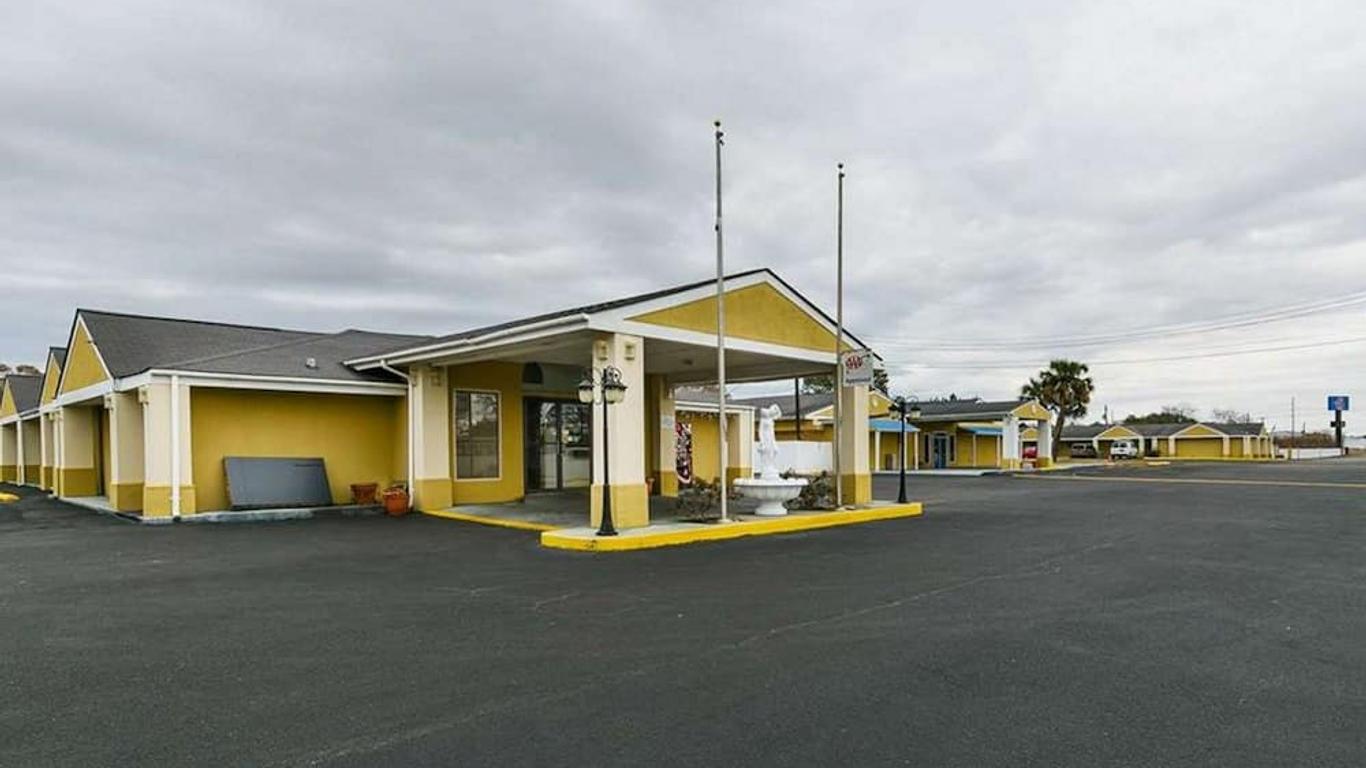 Rodeway Inn & Suites