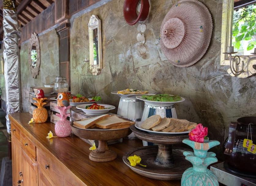 Buffet Photo