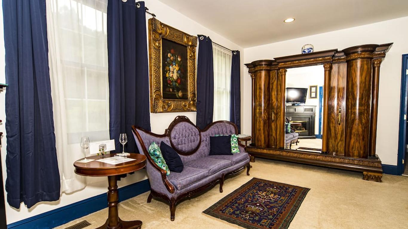 Stone Manor Boutique Inn
