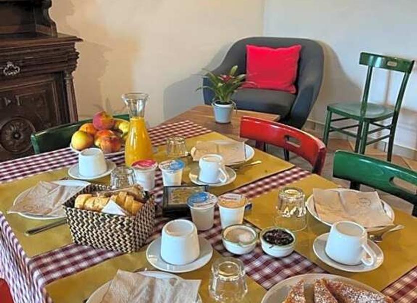 Dining room Photo