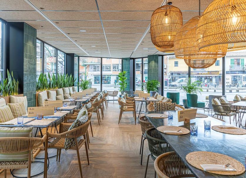 Restaurant Photo