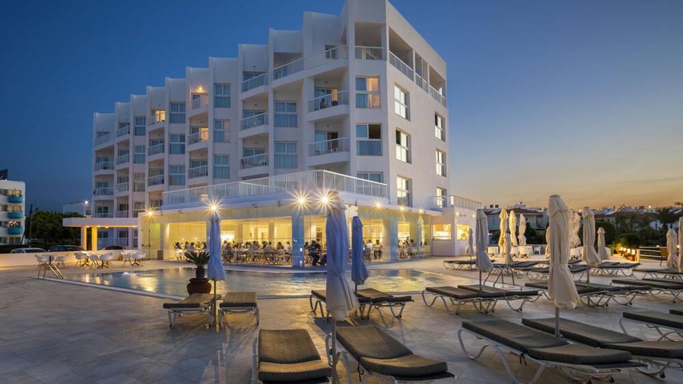 Infinity Blu - Designed for Adults by Louis Hotels