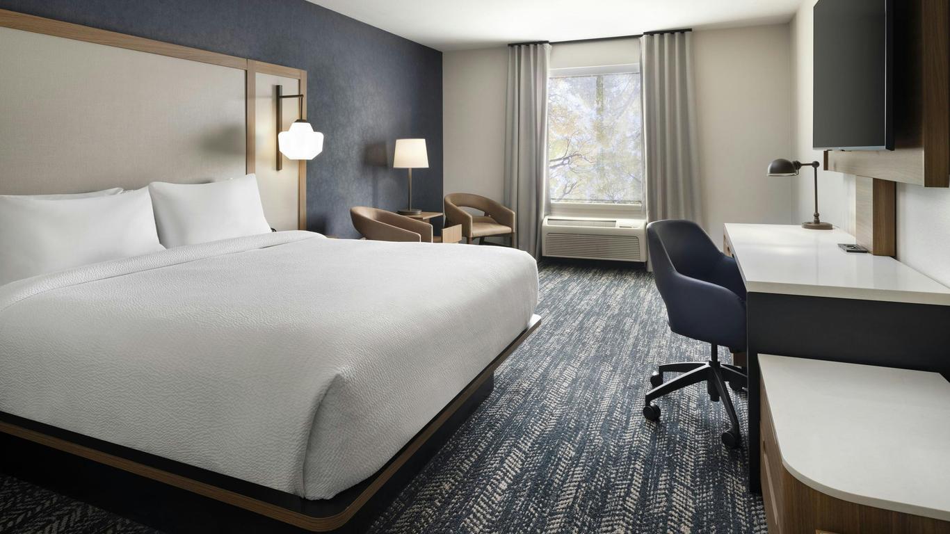 Fairfield by Marriott Inn & Suites Fresno River Park