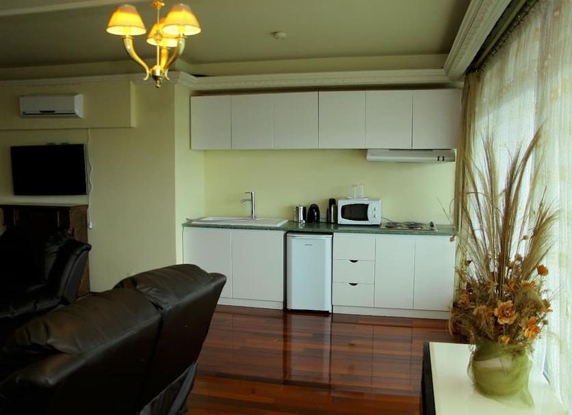Kitchen Photo