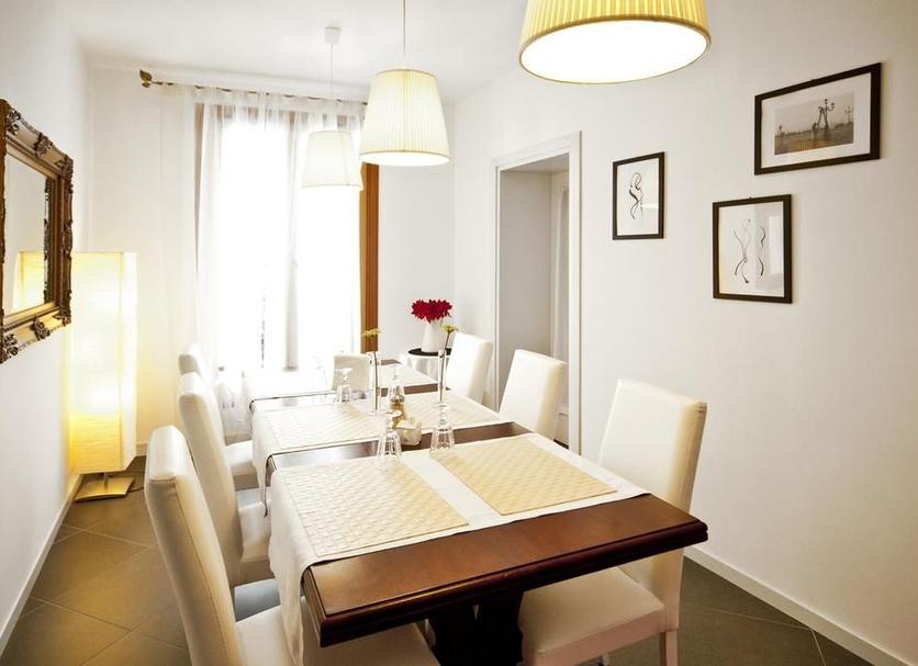 Dining room Photo