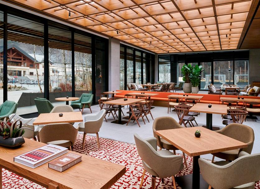 Restaurant Photo