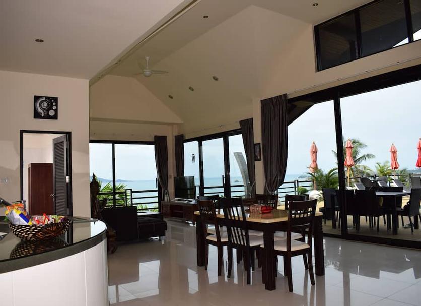 Dining room Photo