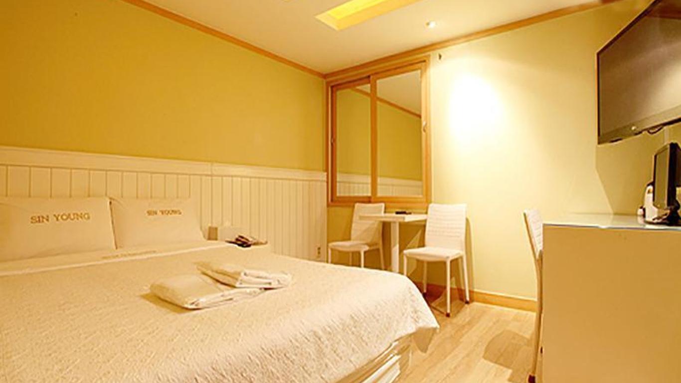 Sinyoung Motel