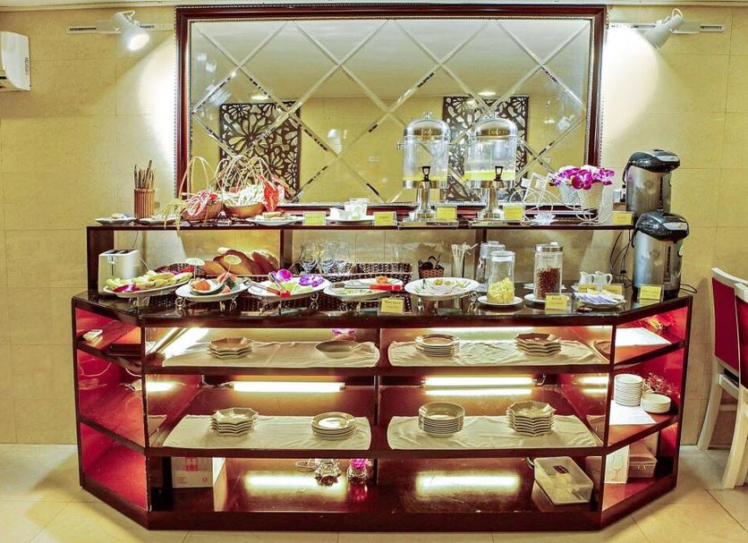 Buffet Photo