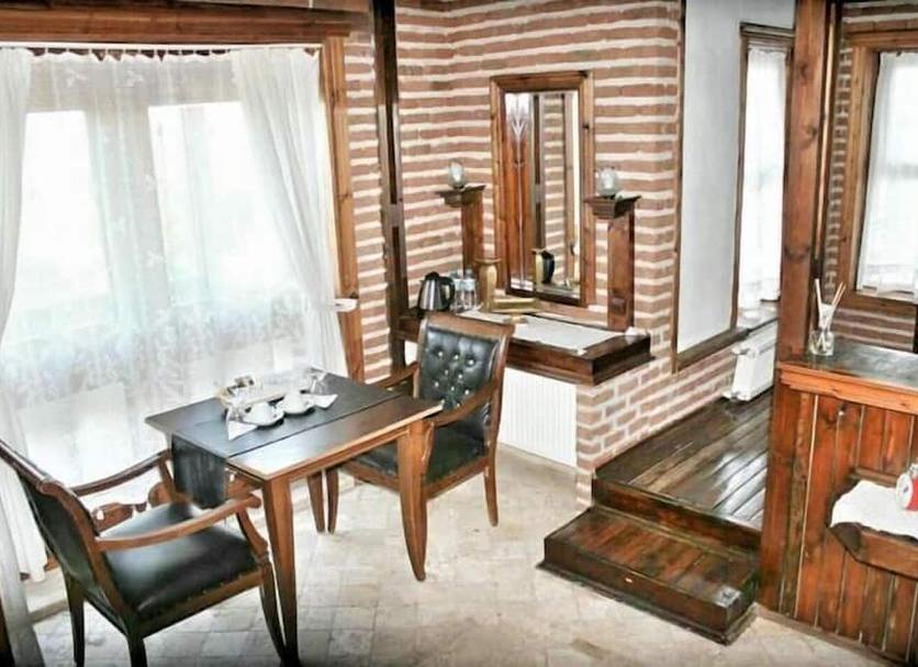 Dining room Photo