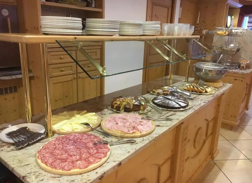 Buffet Photo