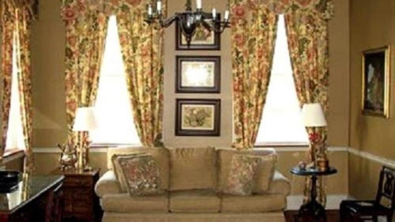 Wilkins Town House B and B