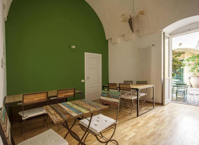 Dining room Photo