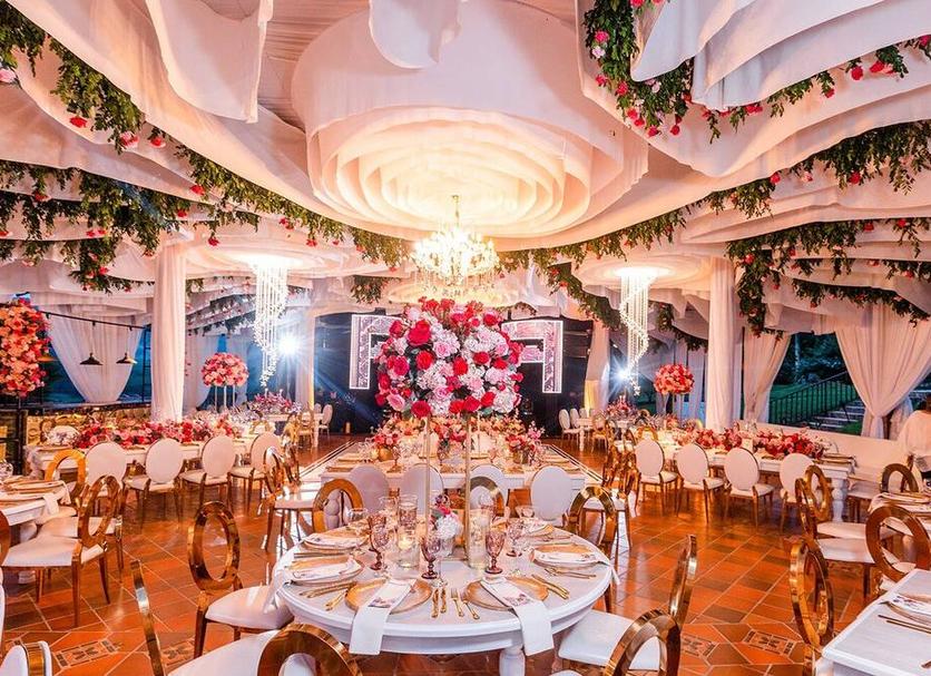 Banquet hall Photo