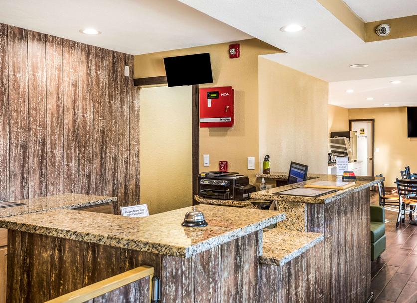 Front desk Photo