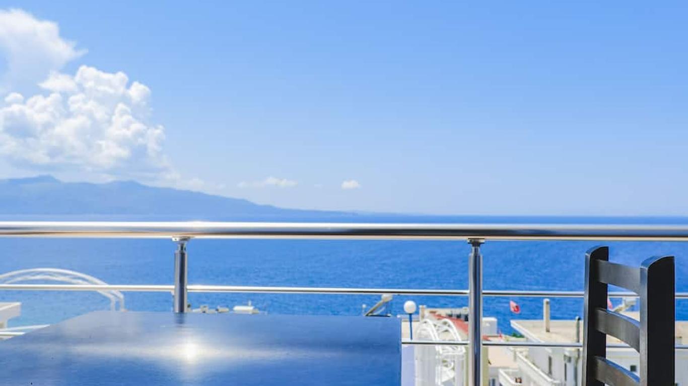 Summer Dream Hotel