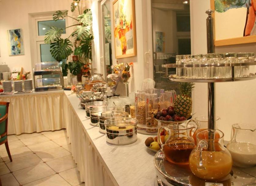 Buffet Photo