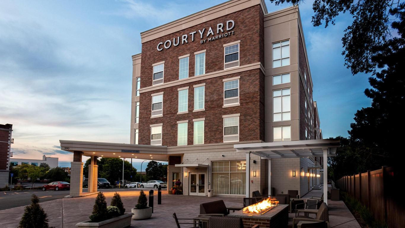 Courtyard by Marriott Rochester Downtown