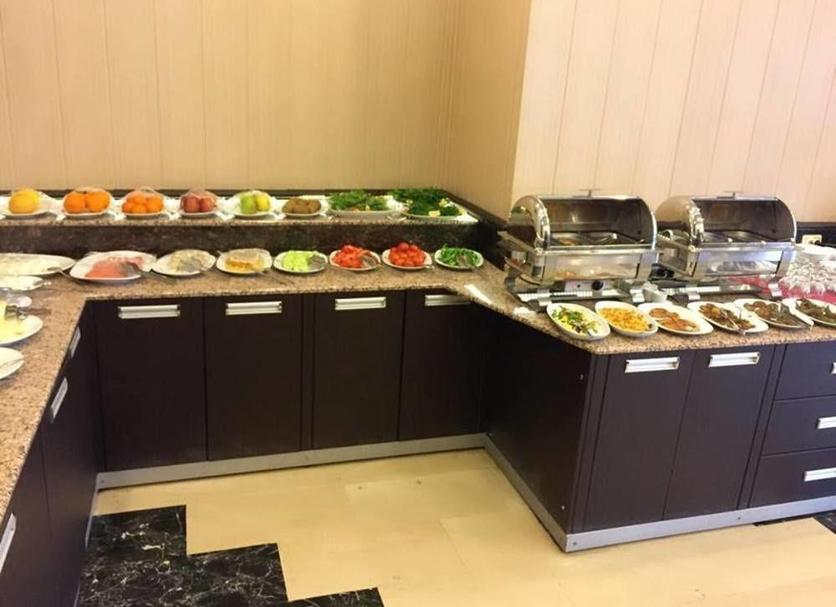 Buffet Photo